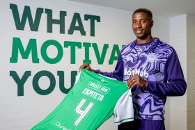 Confirmed: Hibernian sign ex-Nigeria U20 international and England C defender Marvin Ekpiteta