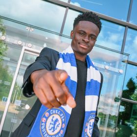 Confirmed: Nigerian winger signs new contract that will keep him at Chelsea until at least 2027