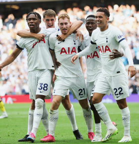 Ex-Super Eagles striker blames one Sheffield United player for Tottenham's history-making goal
