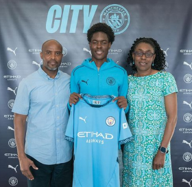 Talented, versatile 17yo Nigerian midfielder signs new deal with Manchester City