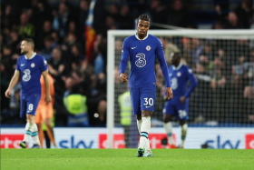 Chukwuemeka rubs shoulders with Chelsea's newest recruit pre-Fulham 