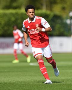 Romano reacts to reports linking Chelsea, Man City with Nwaneri; dad to hold talks with Arsenal