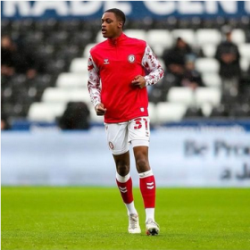 Official : Bristol City retain 2002-born Nigeria-eligible defender 