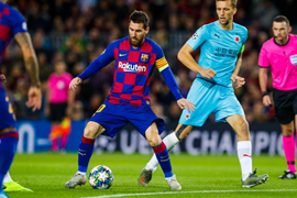 Barcelona's Nigeria Striker Oshoala Criticizes Messi & Co., Then Deletes Tweet 