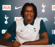 Official: Talented Super Eagles-eligible midfielder signs new deal with Tottenham Hotspur