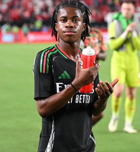 18yo Nigerian defender involved in Arsenal's final training session ahead of Bolton Wanderers clash