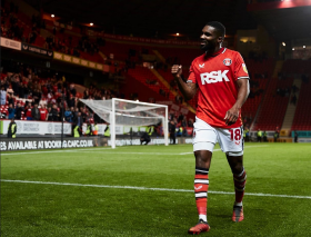 Confirmed team news : Anglo-Nigerian fullback ruled out of Charlton's trip to Man Utd