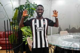 Photo: Leicester midfielder Ndidi lands in Istanbul for Besiktas medical and transfer talks