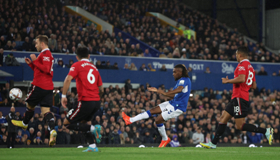 Everton 1 Man Utd 2 : Iwobi fires Blues ahead but Ronaldo's 700th club goal seals win 