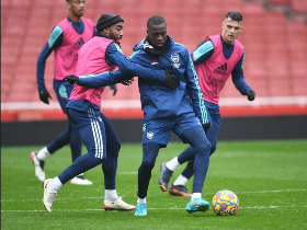 18yo Anglo-Nigerian defender trains with Arsenal at Emirates Stadium pre-Watford 
