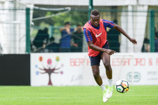 Roma Nigerian Right Back Nura In Line To Face Chelsea In Champions League