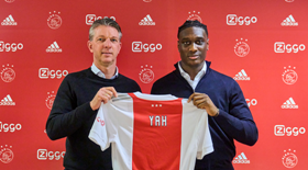 Confirmed : Versatile Dutch-Nigerian midfielder signs new deal at Ajax Amsterdam 