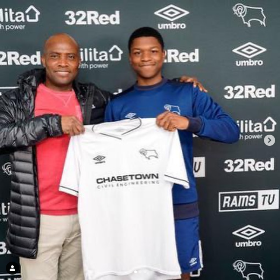 Photo : Arsenal's Nigerian midfielder joins Derby County on a permanent deal 
