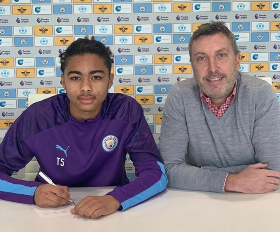 (Photo) Manchester City Sign Nigerian Defender From Leicester City 