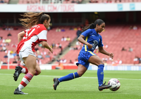 Photo confirmation : Talented winger Reanna Blades signs new deal with Chelsea 