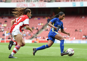 Photo confirmation : Talented winger Reanna Blades signs new deal with Chelsea