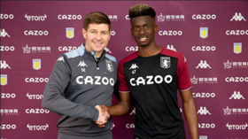 Official : Talented midfielder of Nigerian descent signs new deal with Aston Villa 
