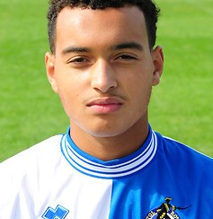 Official : Tamworth Swoop For Louis Ezewele