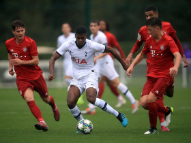 Bayern Munich Whizkid Zirkzee Outshines Tottenham Trio Eyoma, Oluwayemi, Etete In UYL