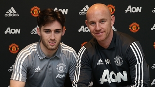 (Photo Confirmation) Goalscoring Midfielder Signs Fresh Contract With Manchester United