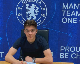 Official : Chelsea Sign Skillful England Youth International Midfielder