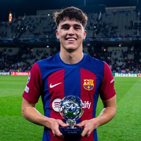 'Ridiculously good' - Man Utd legend Hargreaves hails 17yo Barcelona CB Cubarsí for caging Osimhen 