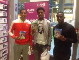 Chuba Akpom And Moses Odubajo Demonstrate Fifa 16 Skills