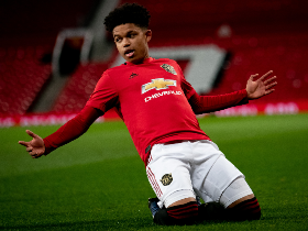 16-Year-Old Striker Shoretire Makes Premier League 2 Debut For Manchester United 