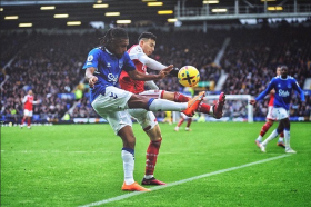 'I expect same against Liverpool' - Arsenal legend explains Iwobi's defensive duty for Everton