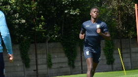  Confirmed : Odubajo Reunites With Manchester United Legend Bruce At Sheffield Wednesday