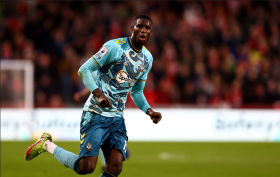 Video:  Onuachu mobbed by fans as he arrives in Turkey to seal Trabzonspor move 