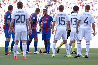 Three Players Of Nigerian Descent Missing As Manchester United Beat Barcelona 3-1