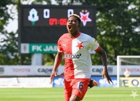 'I like to score goals' - Slavia's Moses Usor reacts after scoring brilliant free-kick 