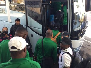 Super Eagles Warmly Received By Algerian Fans In Constantine 