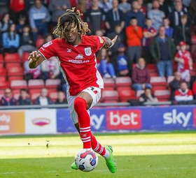 Official: Chelsea academy product Uwakwe offered new deal by Crewe Alexandra