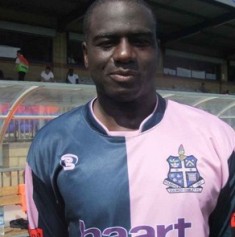 Official : Experienced Midfielder Peter Adeniyi Joins Carshalton Athletic