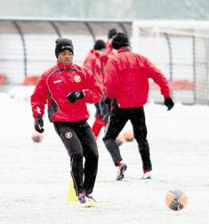 Widzew Lodz Show The Exit Door To Princewill Okachi
