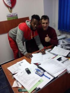 Done Deal : Dinamo Bucharest Loan Out Ex Fulham Defender Dapo Kayode To ACS Berceni 