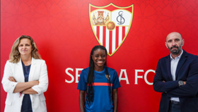 Official : Nigeria international striker extends contract at Sevilla FC Femenino