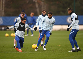 Photo : Chelsea Coach Lampard Runs The Rule Over Anjorin Pre-Manchester City