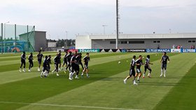 Ex-PSG Star Okocha Expects France Duo Kante & Pogba To Shine Against Argentina