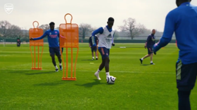 Photo : Balogun trains with Arsenal first team final workout before visit of Everton