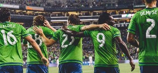 Obafemi Martins Thanks Sounders Teammates After Winning MVP Award