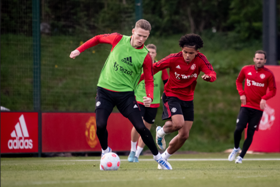 18yo Nigeria-eligible midfielder pictured training with Manchester United pre-Chelsea