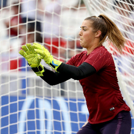 Official : Manchester United Sign England International Goalkeeper 