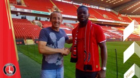 Official : Ex-AFC Wimbledon Captain Oshilaja Shakes Hands With Charlton Athletic