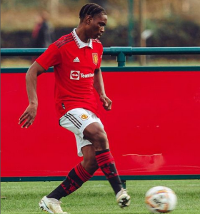 Manchester United coach promotes 18yo Nigerian defender to first team training pre-Arsenal 