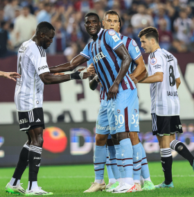 Southampton loanee Onuachu scores 29 minutes into his Trabzonspor debut but subbed out due to injury
