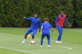Photo : 18-Year-old Nigeria-Eligible Starlet Trains With Chelsea First Team