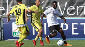 Former Inter Milan midfielder Awua subject of interest from Crotone